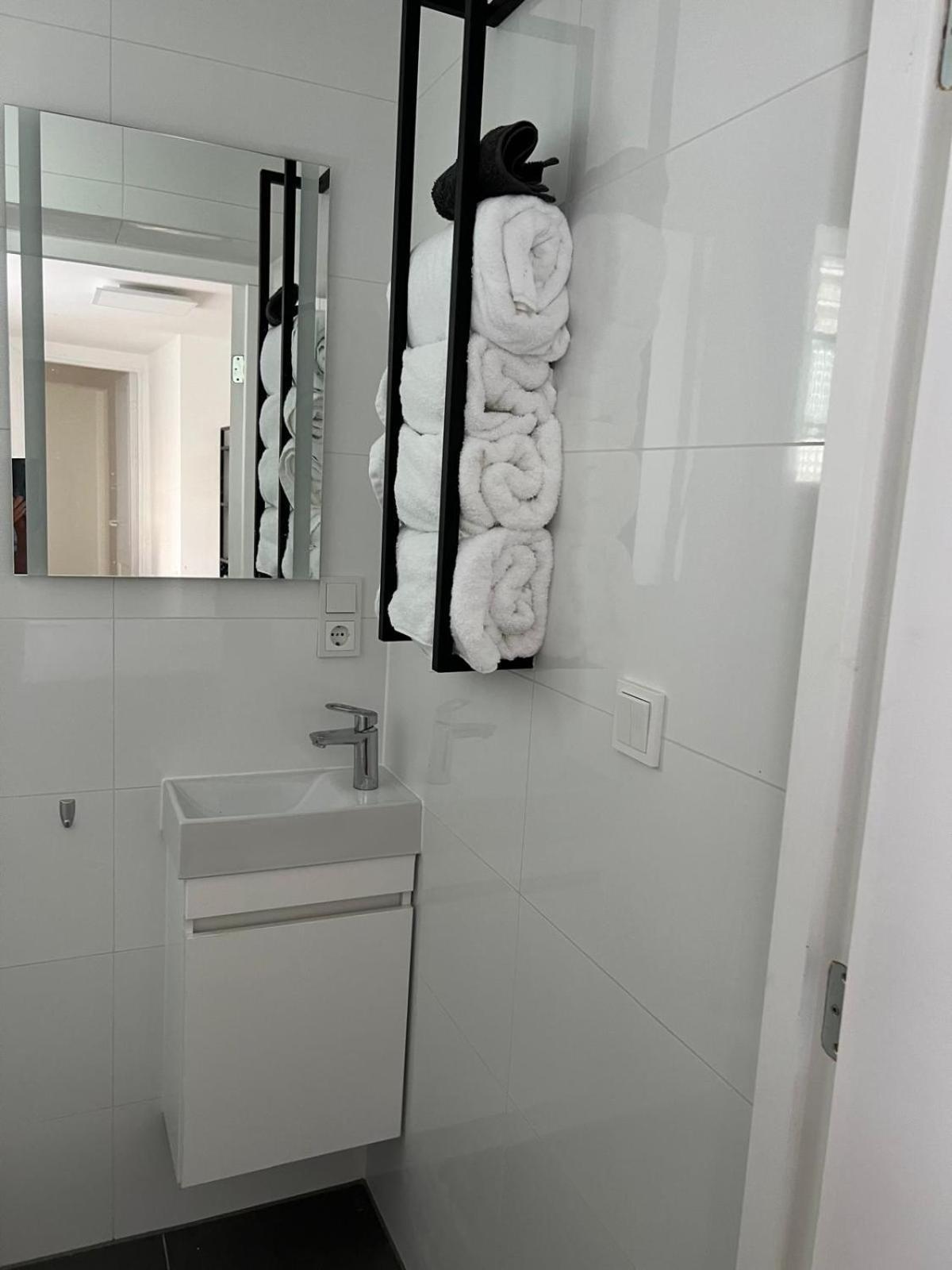 2 Bedroom Apartment 1 Floor In Blankenberge Vrijheidstraat 3 מראה חיצוני תמונה
